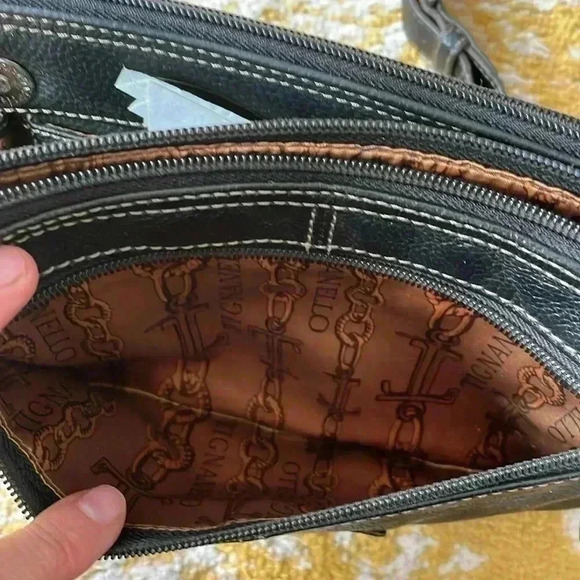 Tignanello crossbody leather wallet purse - Picture 4 of 6